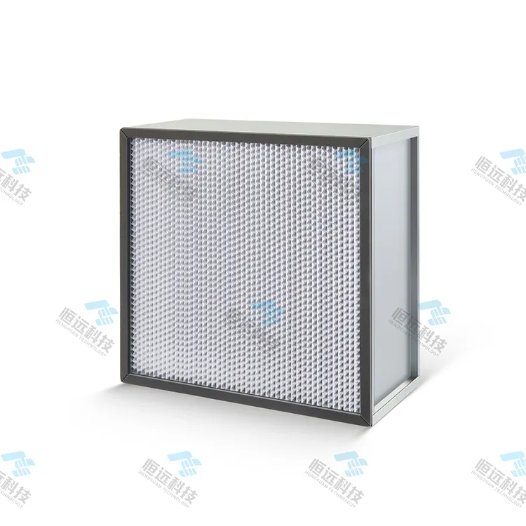Vysokoúčinný vzduchový filter s prepážkou