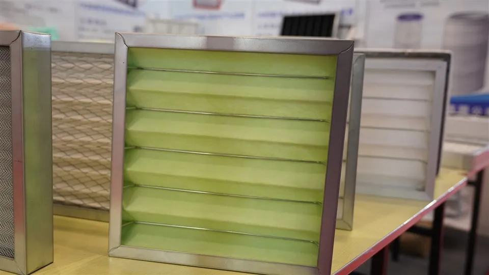 Profesionálny M5 M6 F7 F8 F9 Vysoké zaťaženie prachu Stredné vrecko Filterové médium PP PANEL Air Filter Panel Panel Pluned Filter