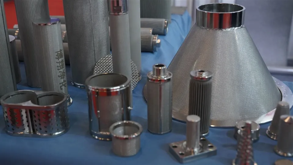 Filtračný prvok zo sintrovanej sieťoviny